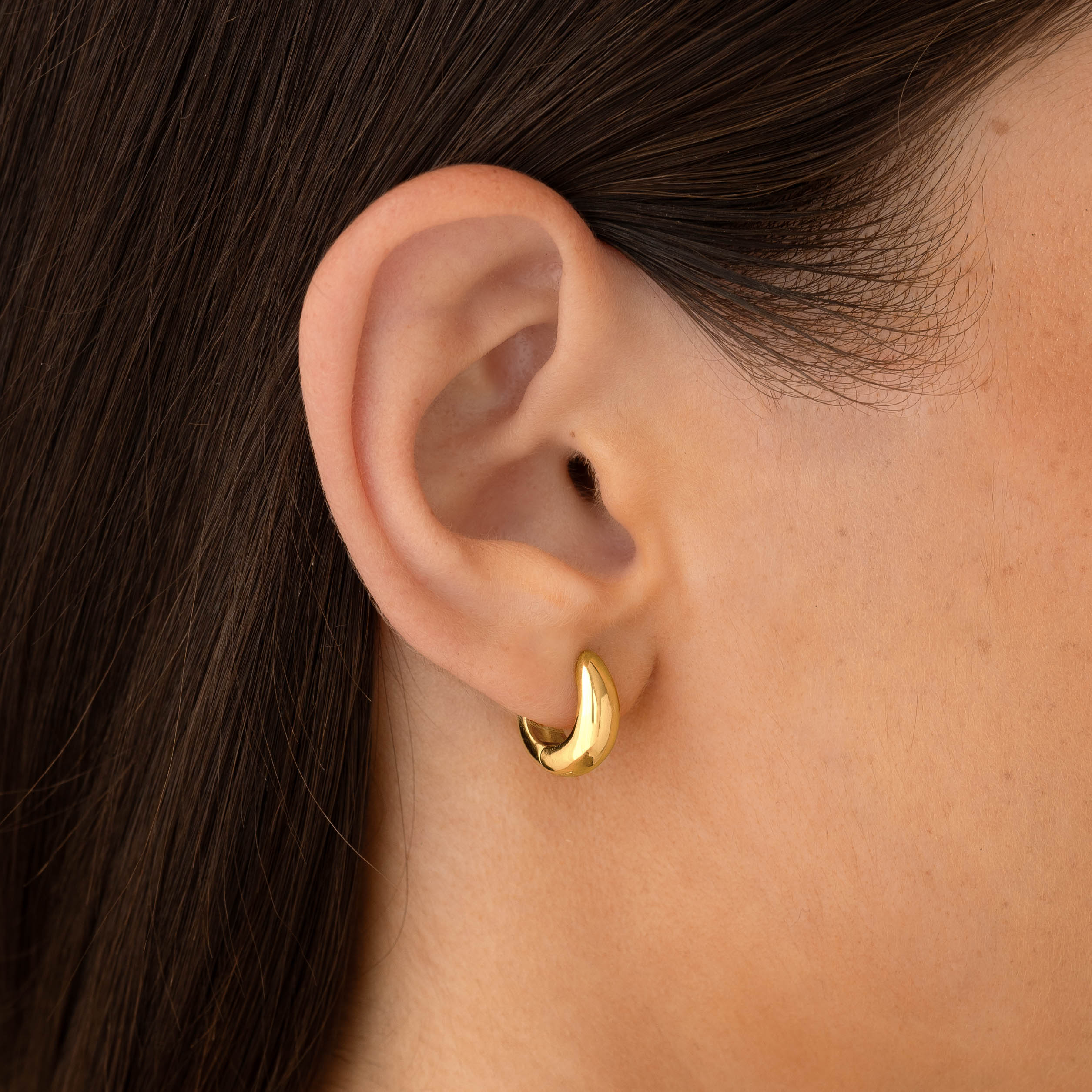 Dome Huggie Earrings - Caja