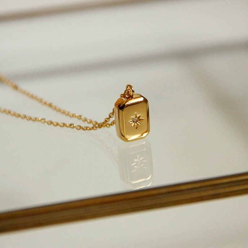 14K Gold Sparkling Octagram Necklace