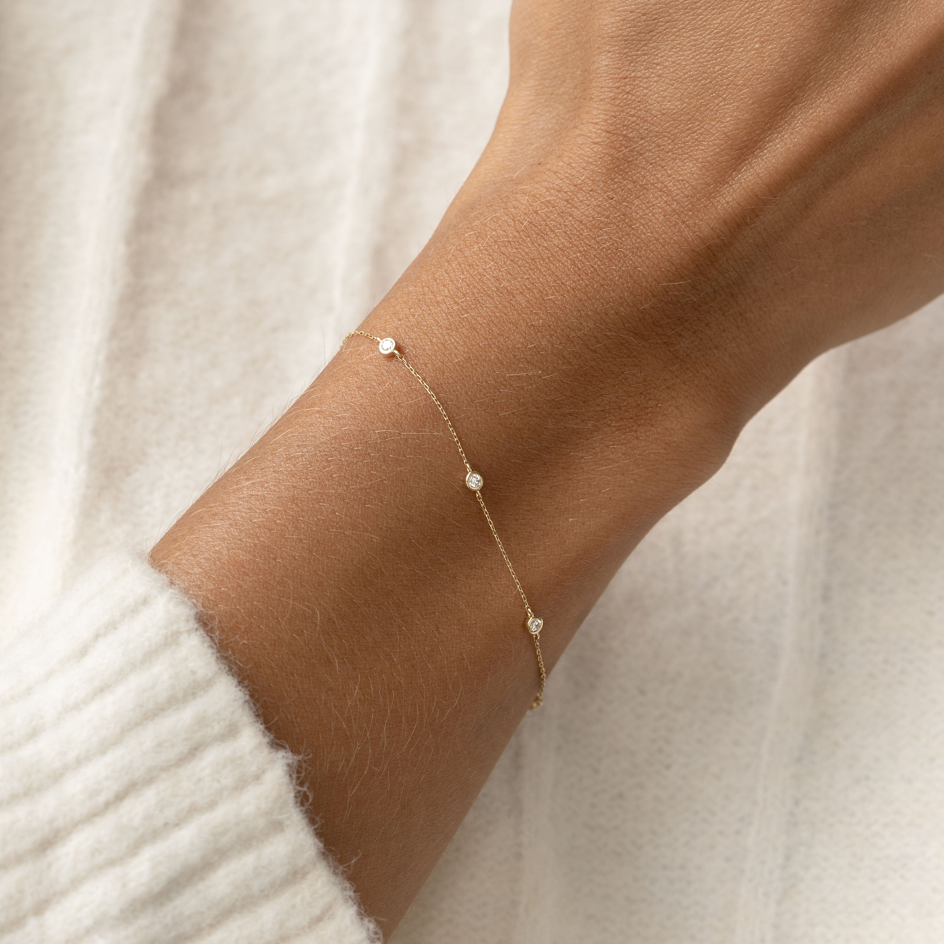Bezel Set Diamond Bracelet 14k Gold - Vilda